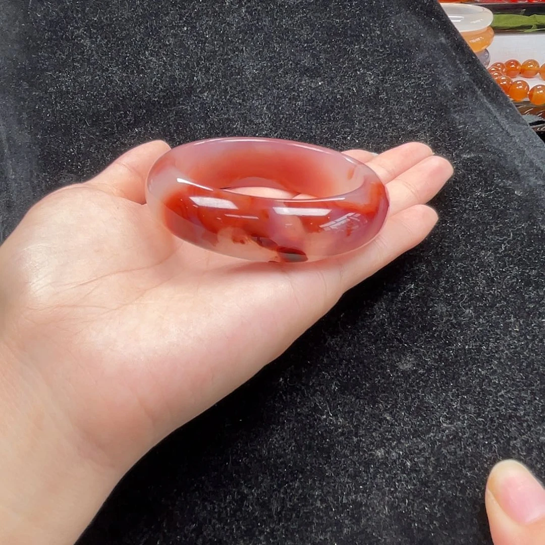 玛瑙/玉髓手镯未镶嵌开**人