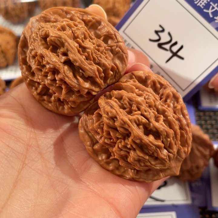 文玩核桃把件324号4.4虎头全品