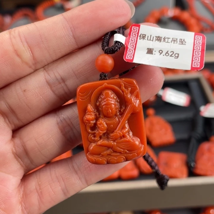 南红玛瑙未镶嵌雕刻