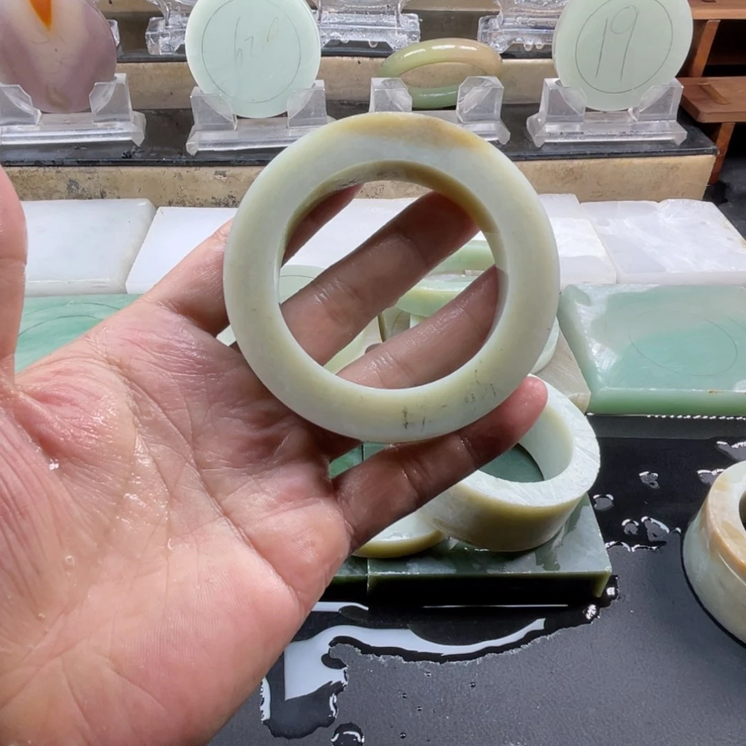 【闪购商品】定制和田玉飞****a加工定制