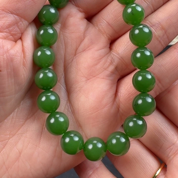 和田玉未镶嵌颈饰卡10大学生