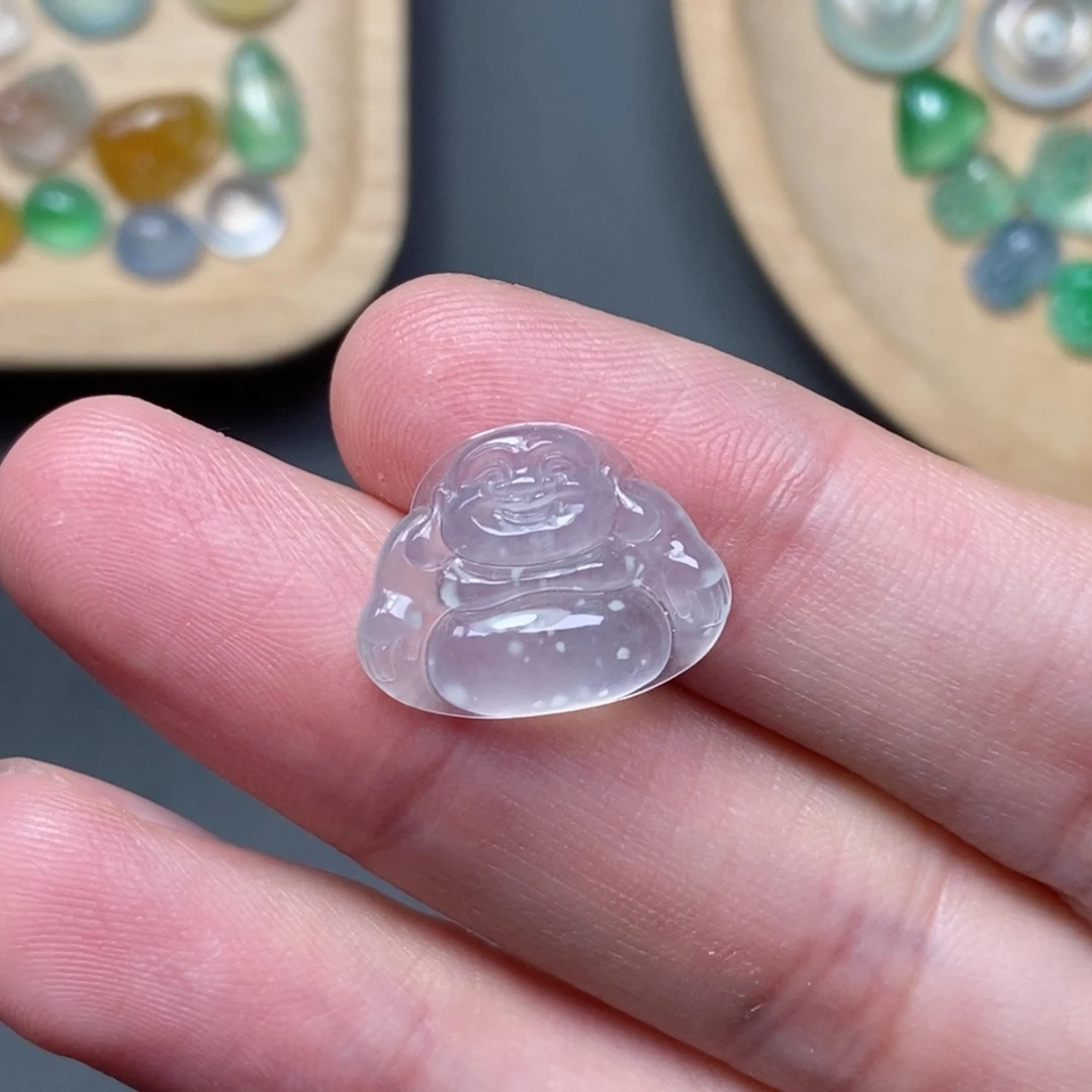 翡翠未镶嵌颈饰佛公