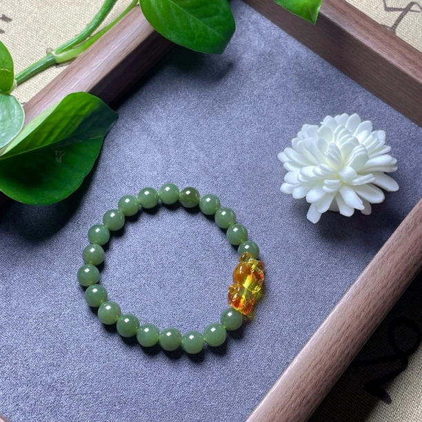 0321和田玉黄口料单圈卡8米蜜蜡维尼熊手链