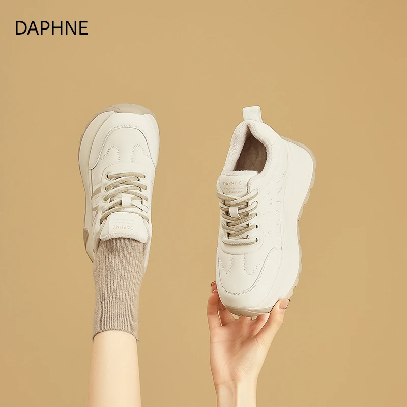 达芙妮女鞋时尚加绒小白鞋秋冬新款厚底增高休闲鞋松糕百搭运动鞋
