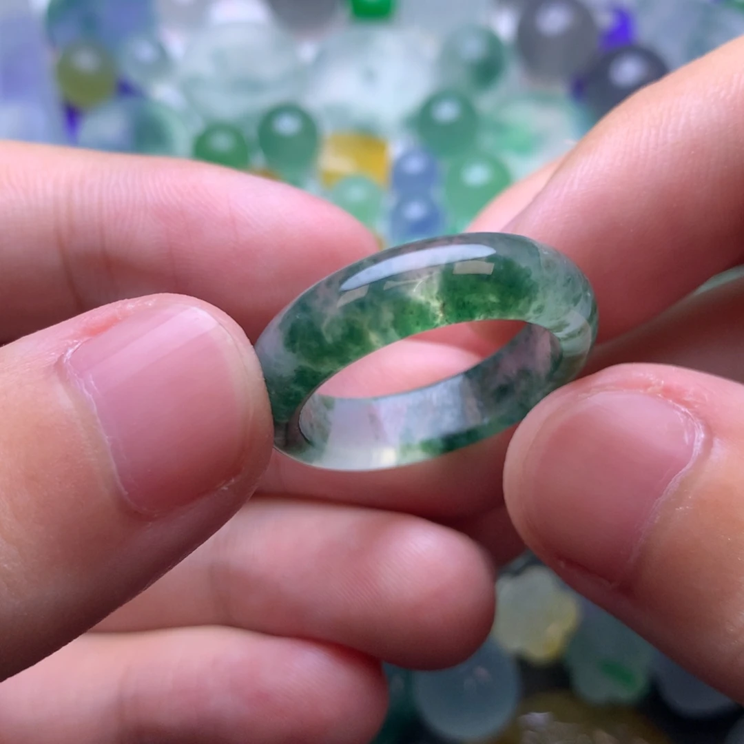 定制翡翠未镶嵌挂件