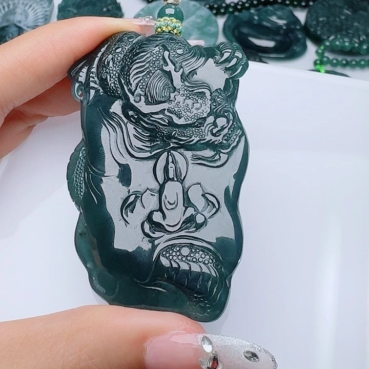 翡翠未镶嵌颈饰111