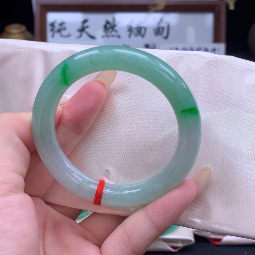 翡翠手镯未镶嵌金丝绿50圆条