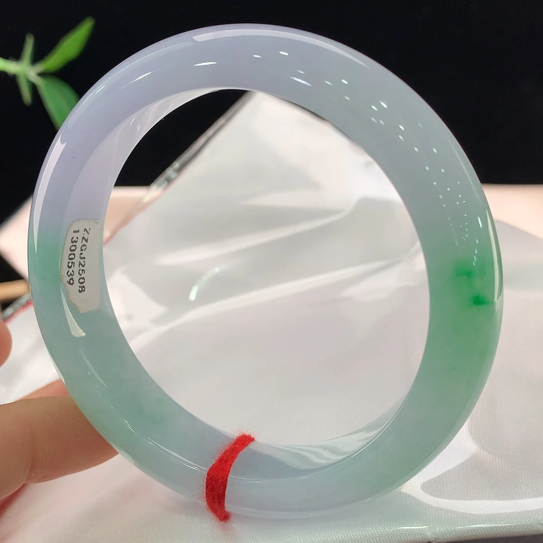 翡翠未镶嵌手镯0539