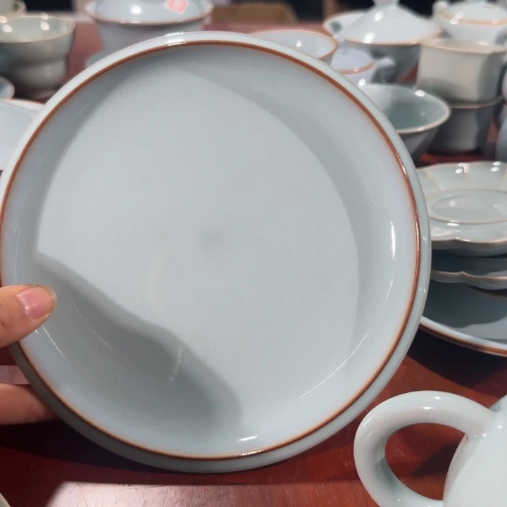 微瑕天青圆口壶承