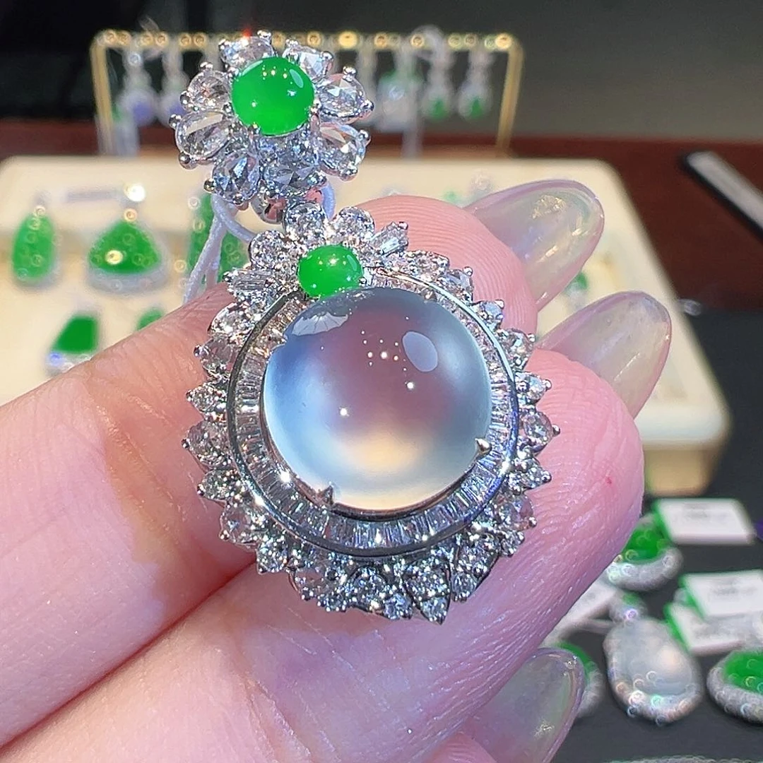 翡翠吊坠(不含链)18K金镶嵌翡翠