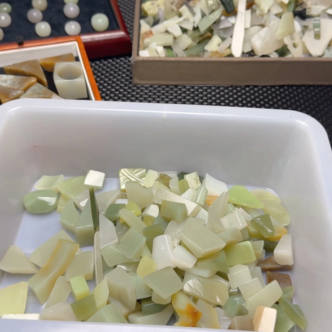 天***林和田玉（糖玉）未镶嵌珠宝半成品