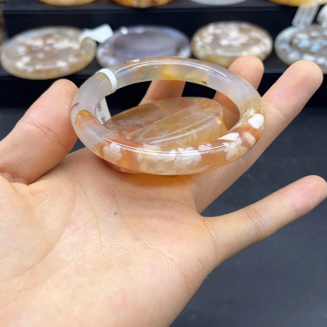 旺***旺玛瑙/玉髓未镶嵌颈饰