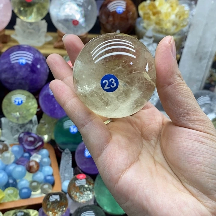 石材天然浅黄水晶球