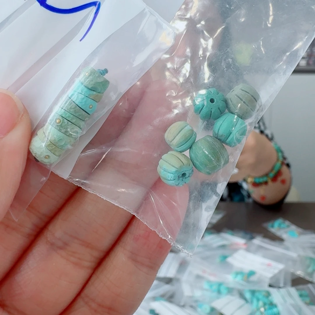 未镶嵌绿松石珠宝奇石