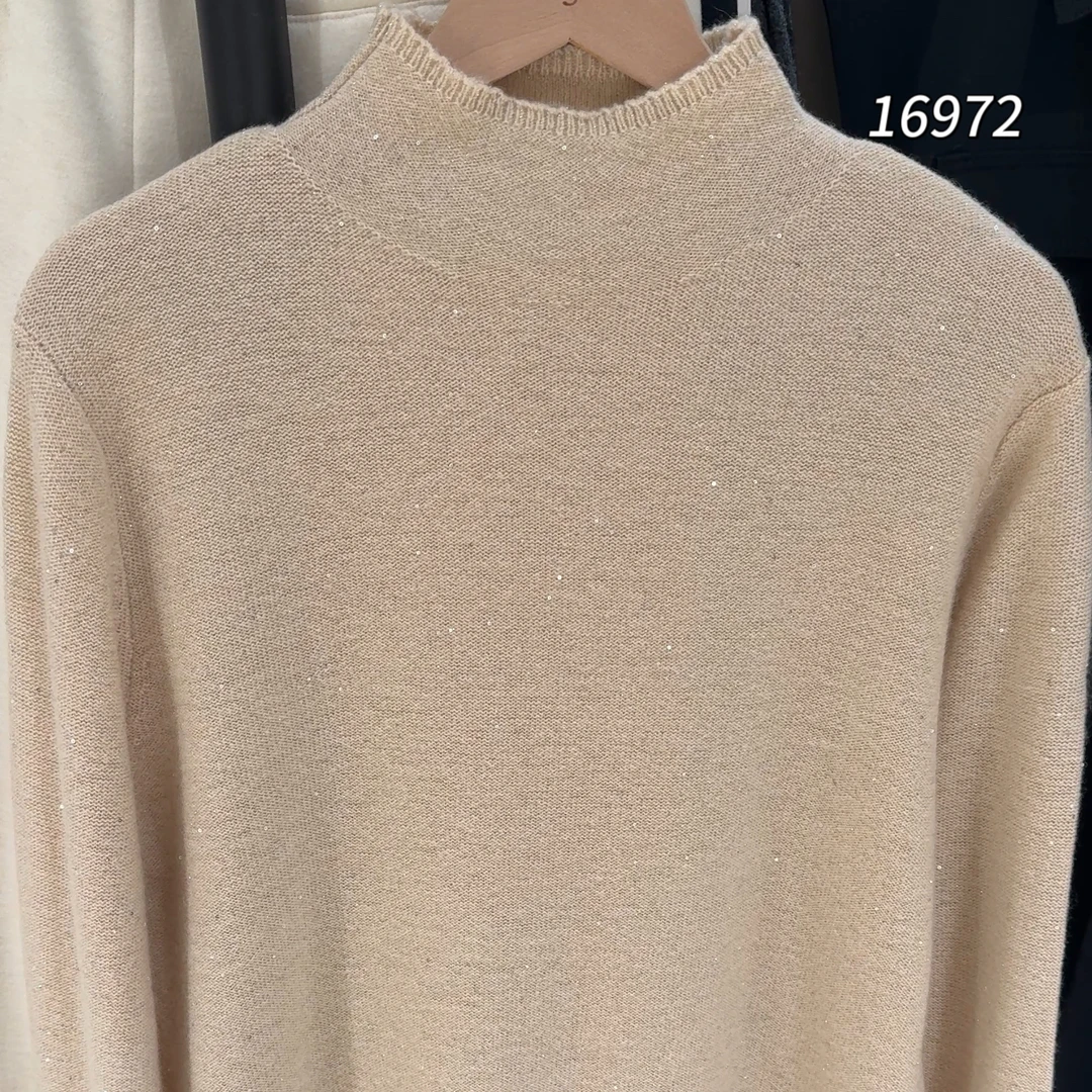 16972 CHUXUN（部分无水洗唛，介意慎拍)半高领珠片长袖针织衫