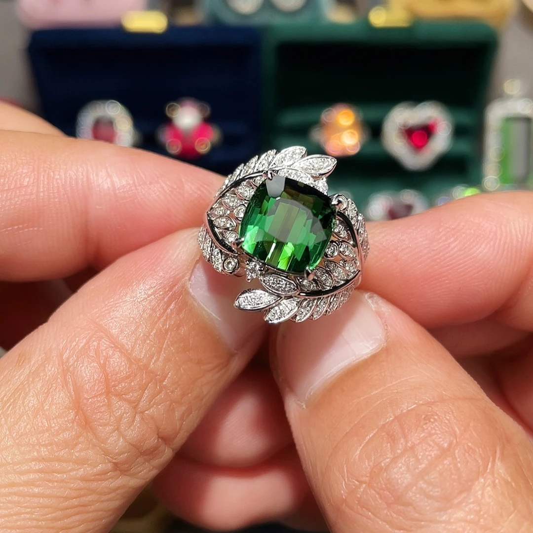 18K金镶嵌碧玺戒指5.71ct