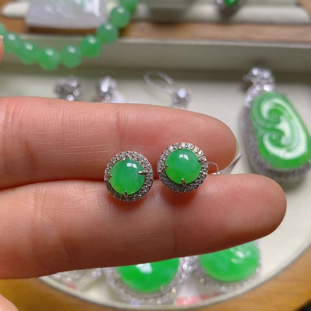 翡翠颈饰银S925镶嵌耳钉