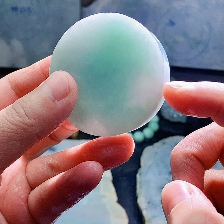 翡翠未镶嵌颈饰毛料51