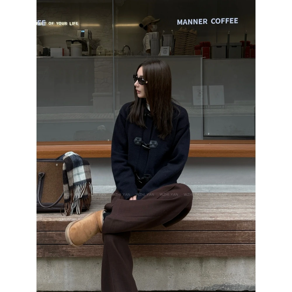 【曼城往事】“Y毛衫”静奢老钱设计感羊角扣翻领长袖开衫毛衣22192