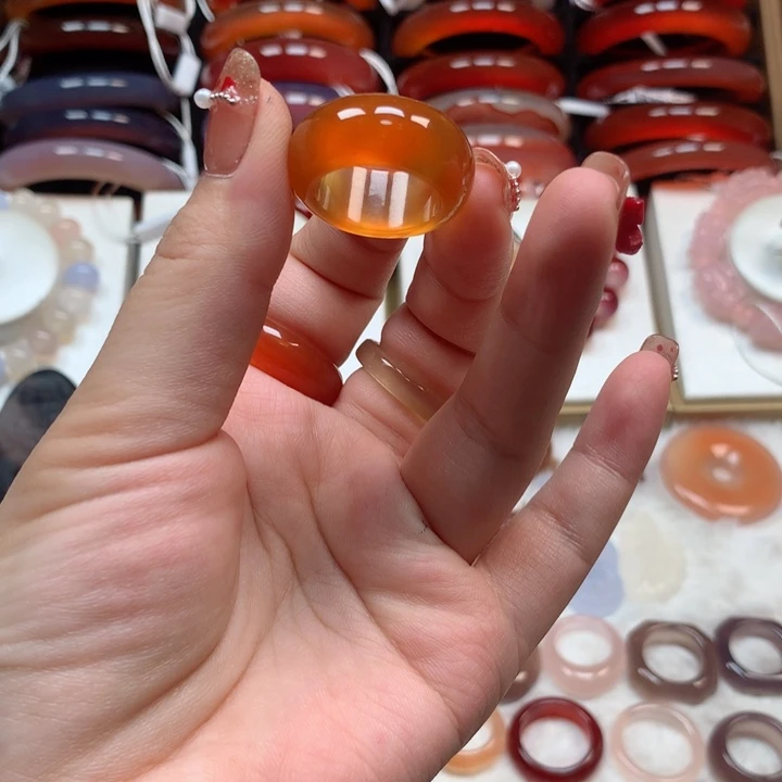 玛瑙/玉髓手镯未镶嵌用****6