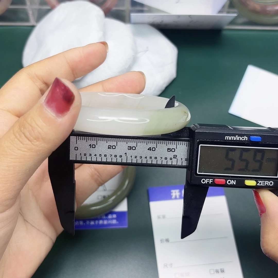 石英质玉未镶嵌手镯49/5655