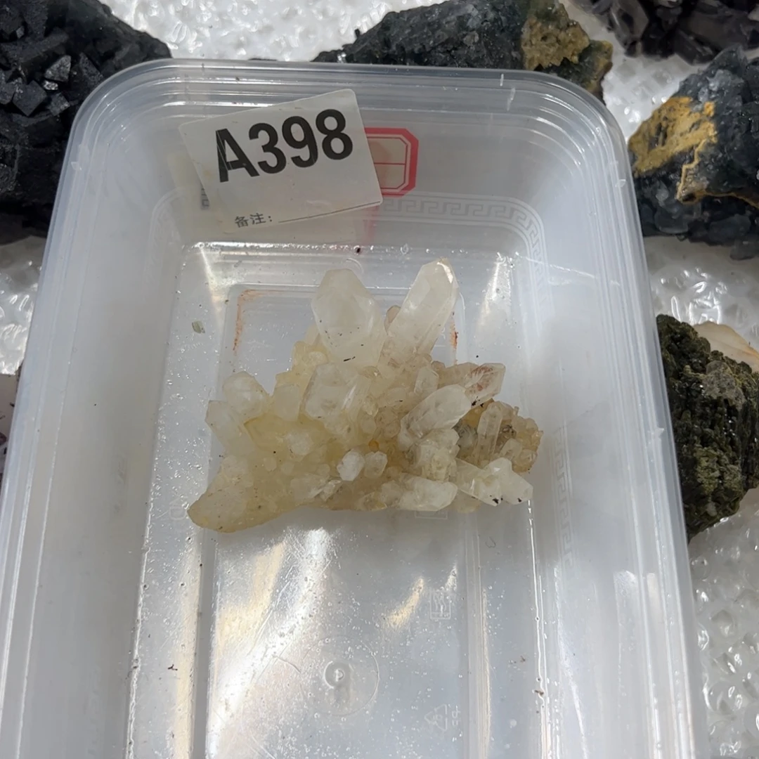 煎***月未镶嵌珠宝半成品水晶