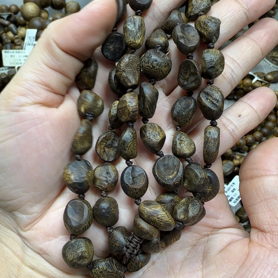沉香手串沉水莺歌绿多样性发货一条卡10-36克