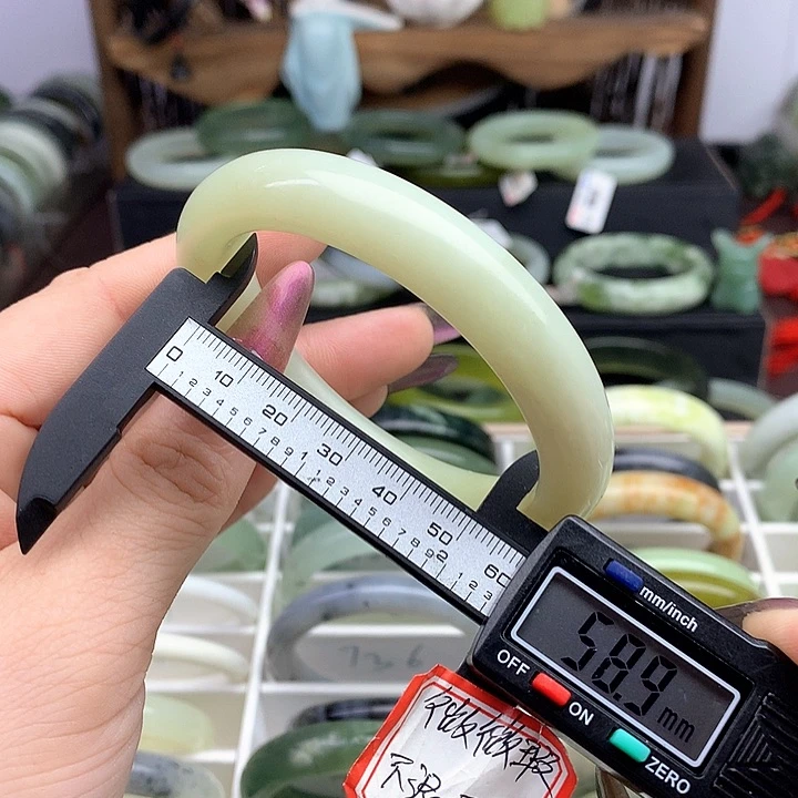 蛇纹石玉手镯未镶嵌742