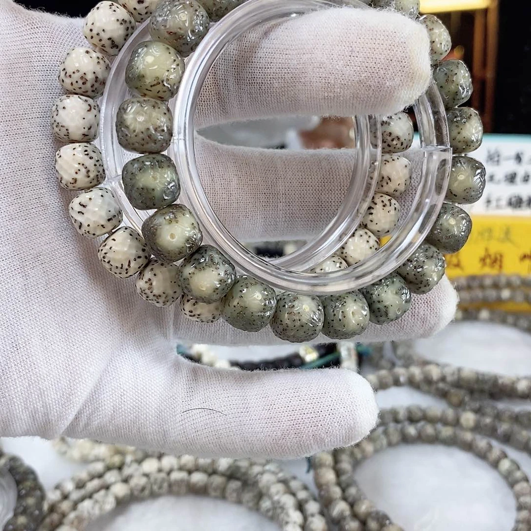 星月菩提手串我**呐星月菩提雕刻手串