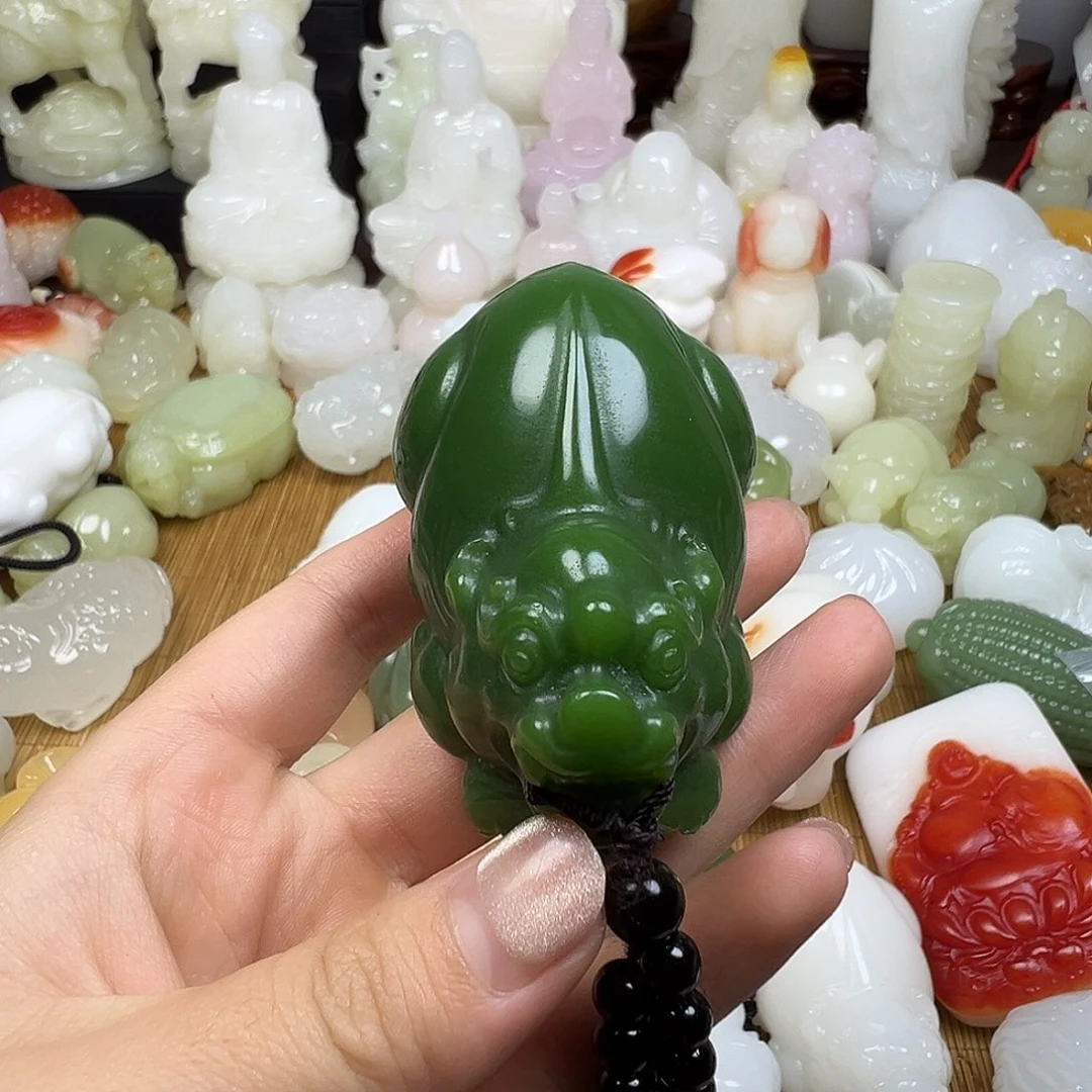 石材春*绿貔貅把件