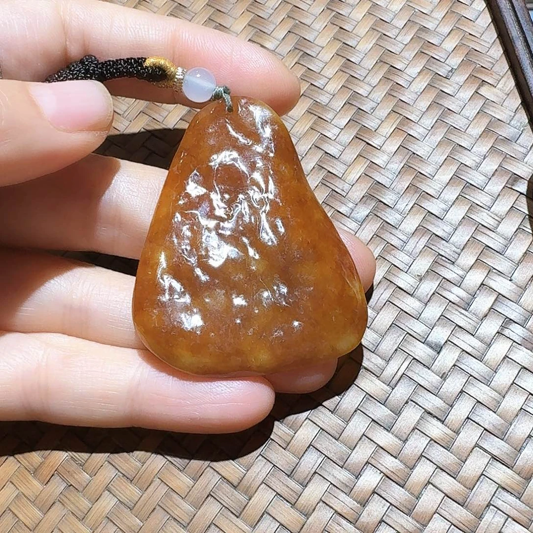 颈饰未镶嵌翡翠个性十足