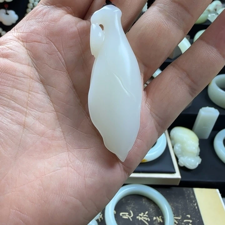 和田玉（白玉）未镶嵌颈饰白玉玉兰