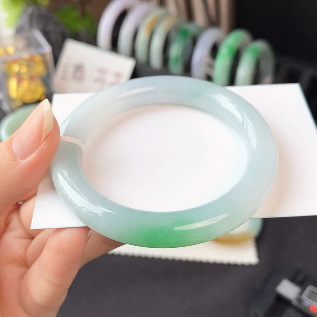 翡翠未镶嵌手镯绿底青51