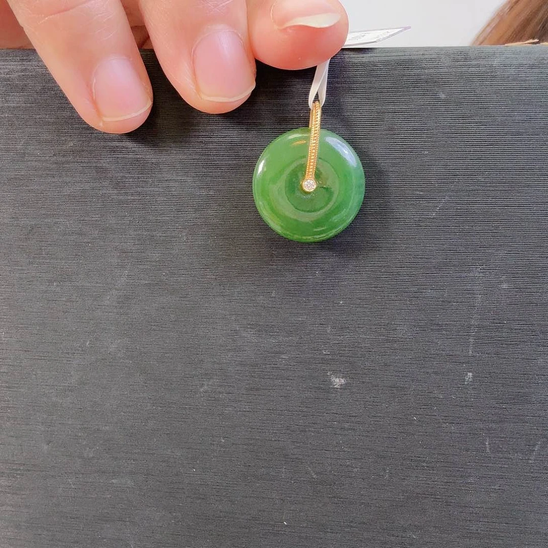 颈饰18K金镶嵌和田玉仓库