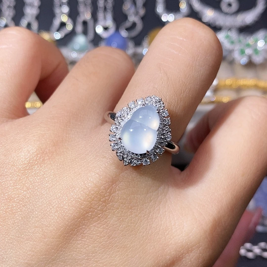 翡翠18K金镶嵌颈饰戒指