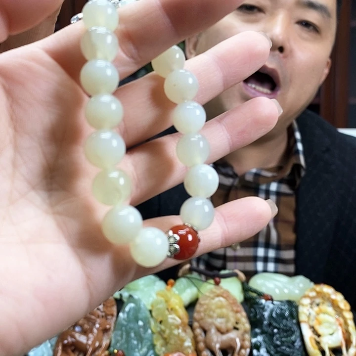 蛇纹石玉吊坠未镶嵌