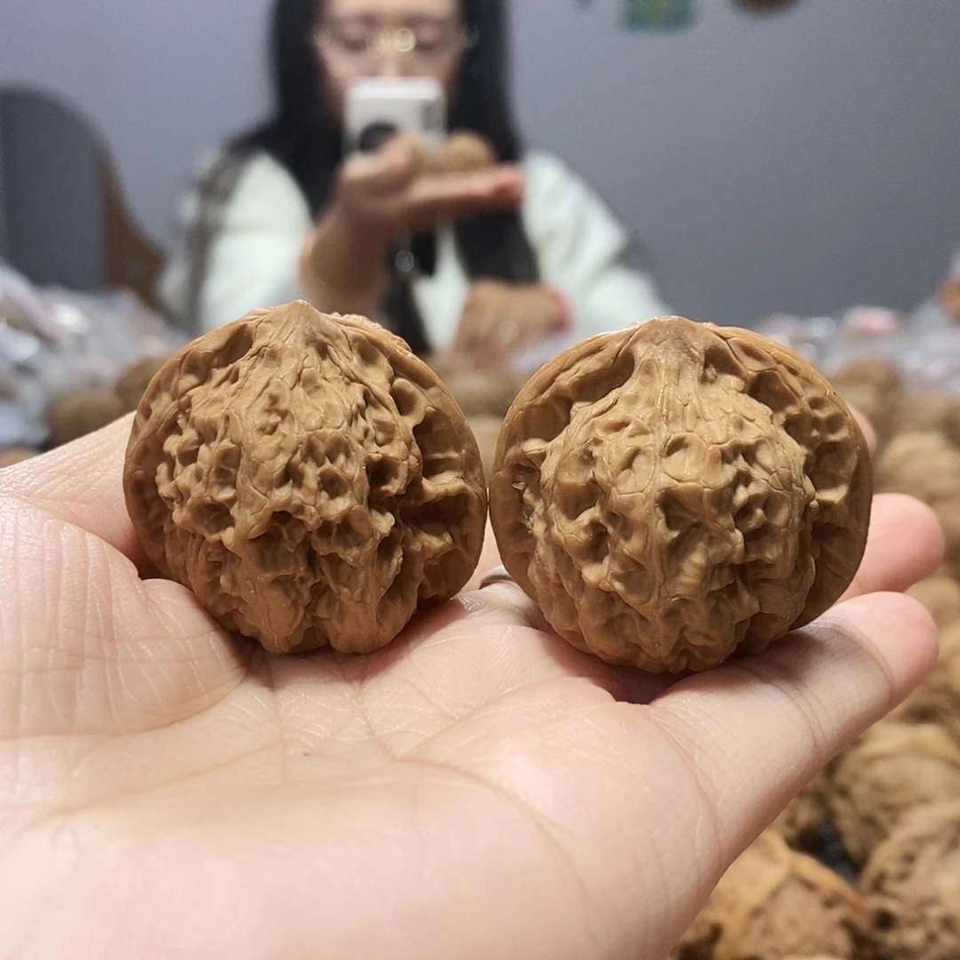 文玩核桃吊坠野牛38
