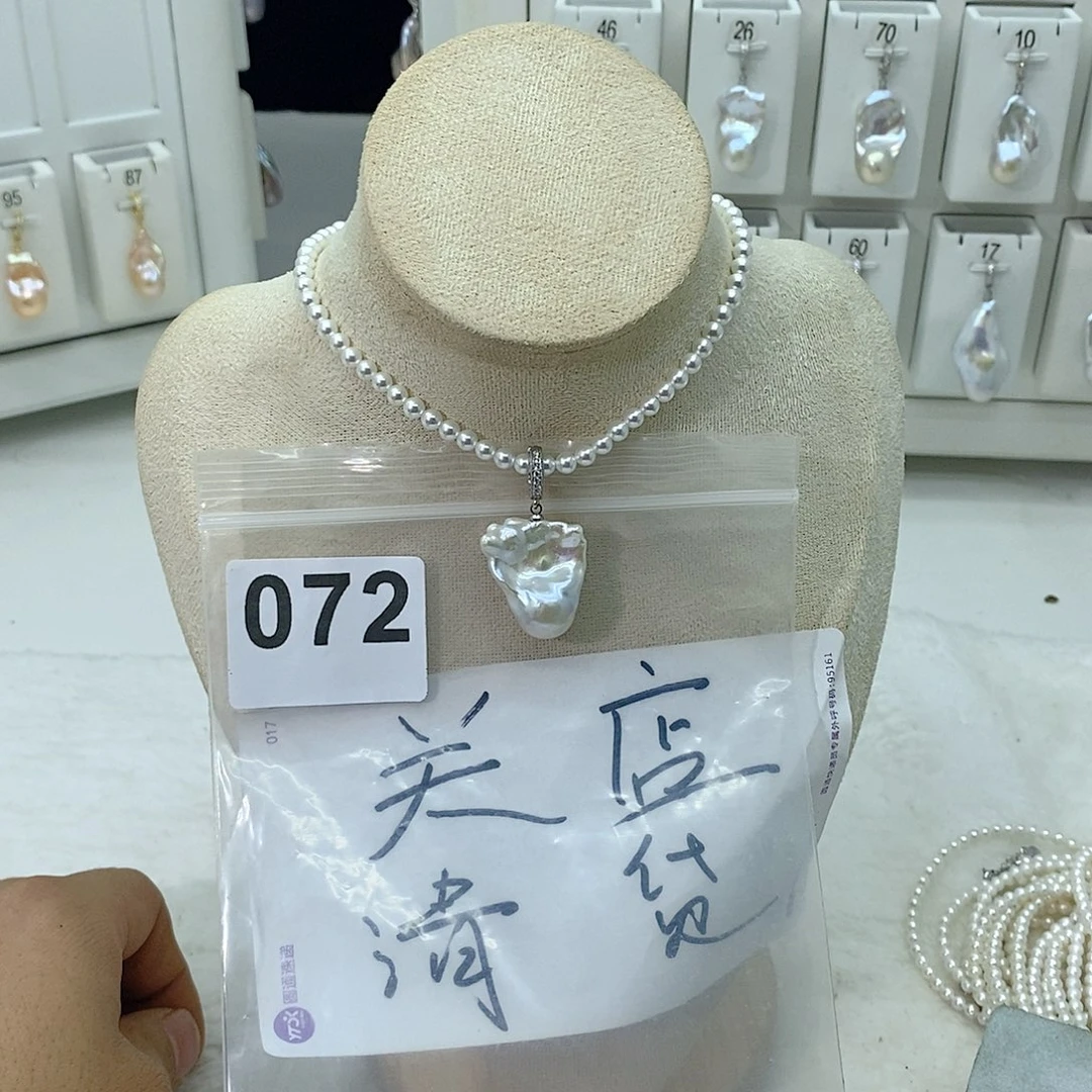 淡水珍珠颈饰合金