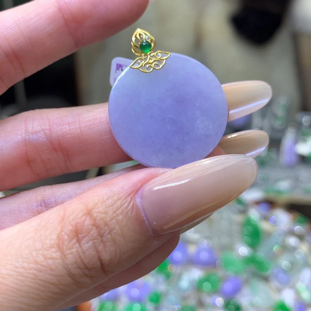 颈饰18K金镶嵌翡翠