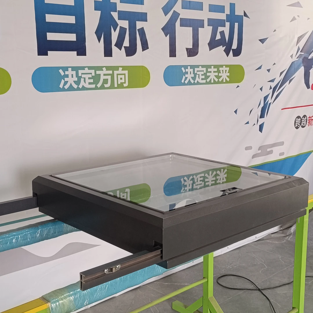 手动平移天窗,适用于楼梯口 阳光房顶部等通风采光处。