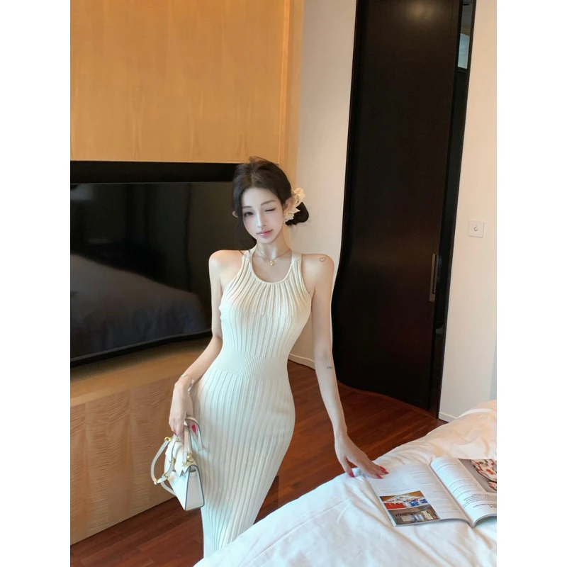 纯欲姐感后背镂空U领修身针织包臀别致交叉挂脖连衣裙辣妹长裙女