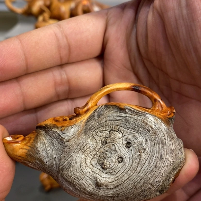 【闪购商品】柏木（崖柏）用****2把件把件把件把件