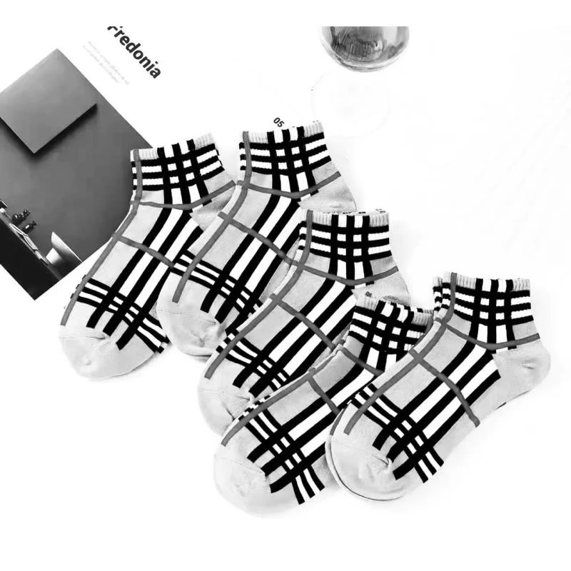 037-三双新款时尚袜子