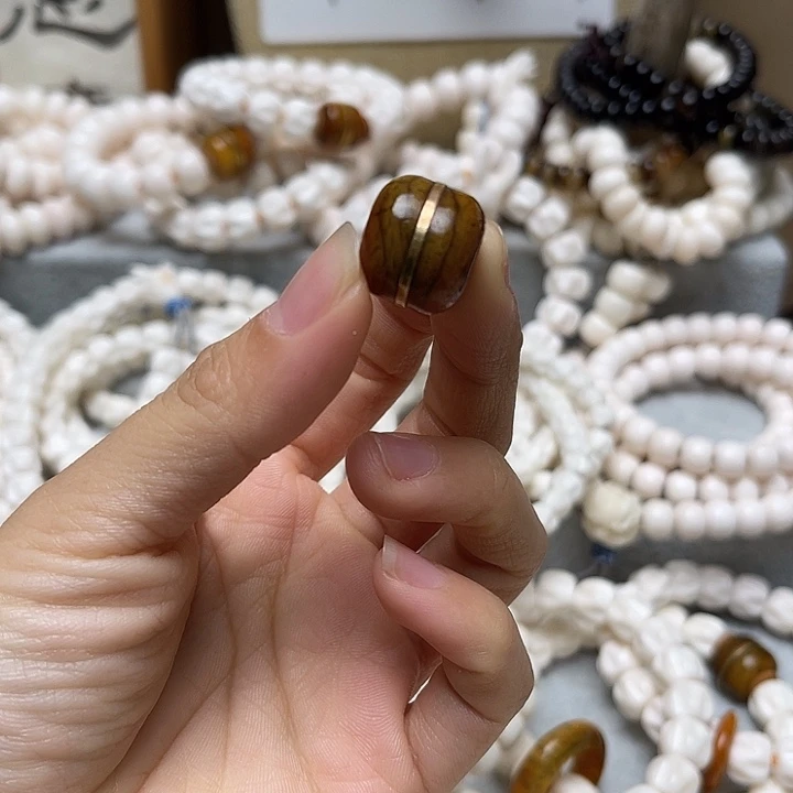 香榧木牦牛骨1.6顶珠