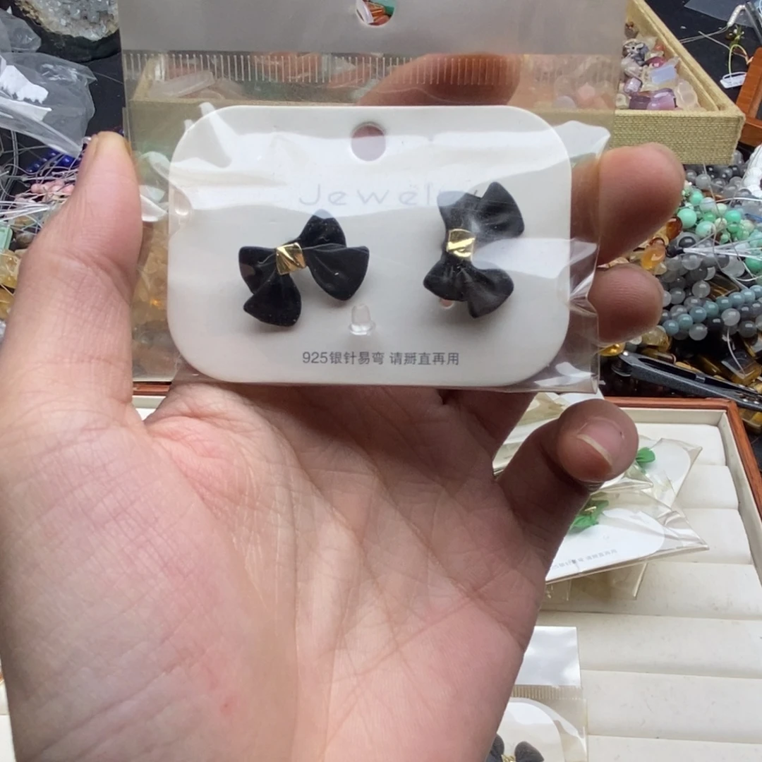 玛瑙/玉髓未镶嵌珠宝半成品一对黑色蝴蝶结镀银耳钉B66