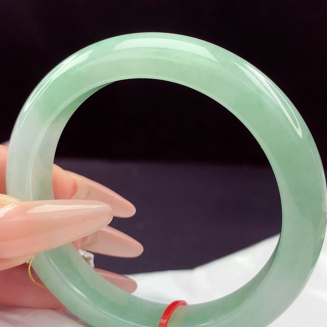 翡翠手镯未镶嵌58圈129