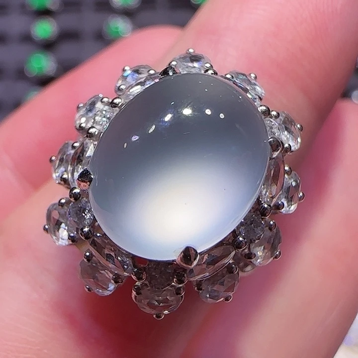 翡翠戒指18K金镶嵌戒指