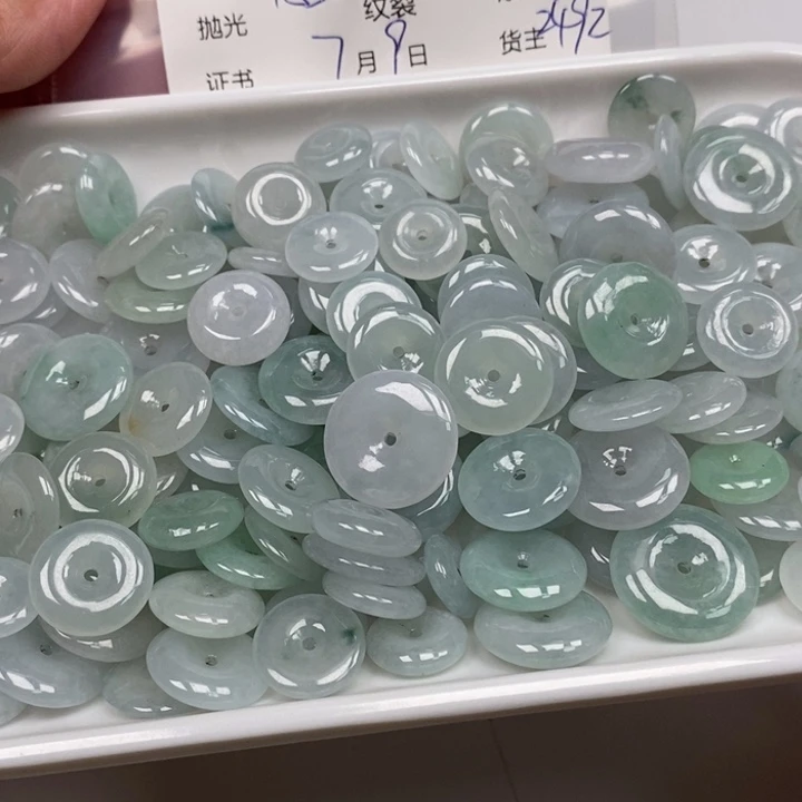 翡翠未镶嵌颈饰?**?天然翡翠