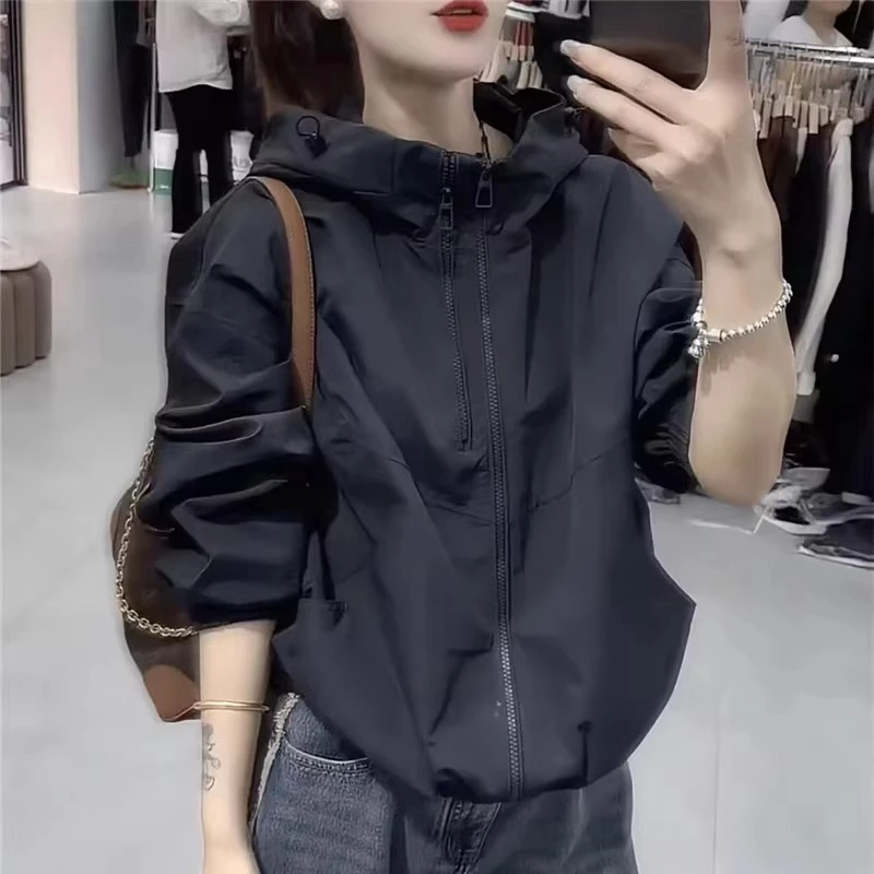 双拉链连帽冲锋衣外套女2025春秋新款休闲运动小个子短款夹克上衣