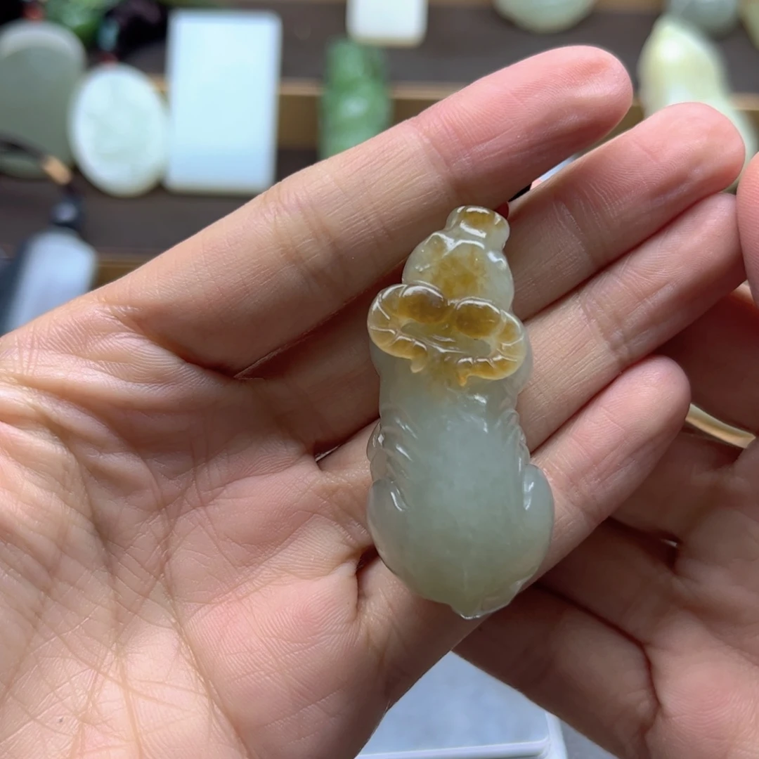 宝***宝和田玉未镶嵌颈饰